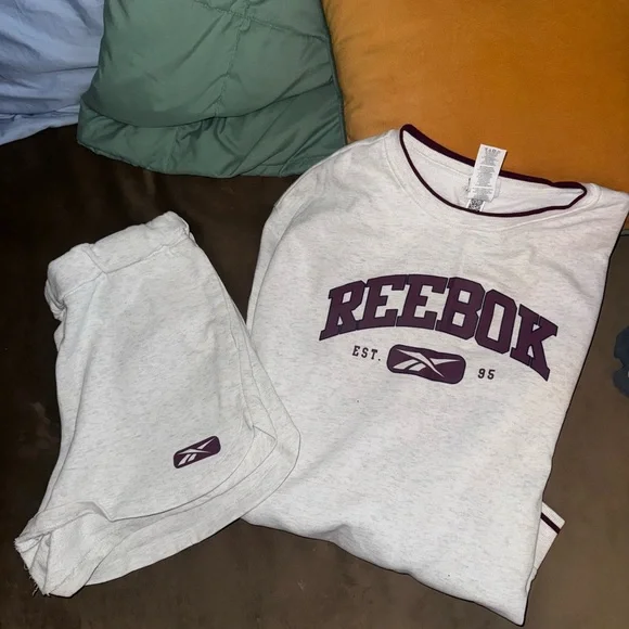 Reebok Light Gray Sweatshirt with Burgundy Logo Matching Shorts Set - Picture 6 of 7